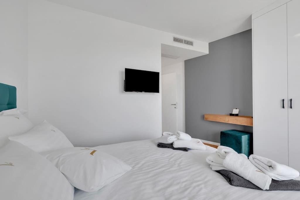 Vip With Pool Makarska