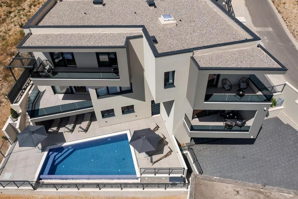 Vip With Pool Villa